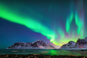 Small Group Tour Sees Northern Lights