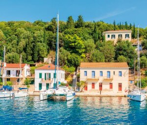 Relaxing Greek Island Historical Tour