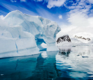 Antarctic Circle Premium Boat Tour