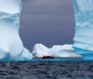 Antarctic Circle Premium Boat Tour