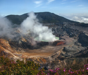 Costa Rica for Young Adults: Volcanoes & Cloud Forests